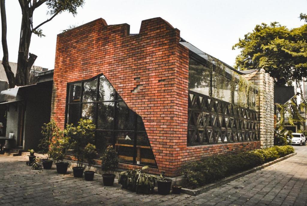 Hotel 678 Kemang Powered By Cocotel Jakarta Bagian luar foto