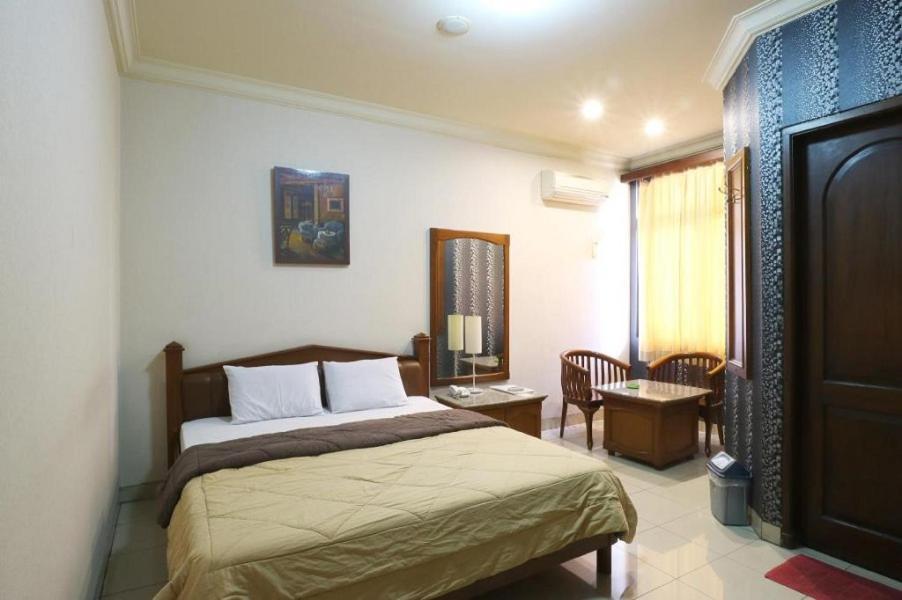 Hotel 678 Kemang Powered By Cocotel Jakarta Bagian luar foto