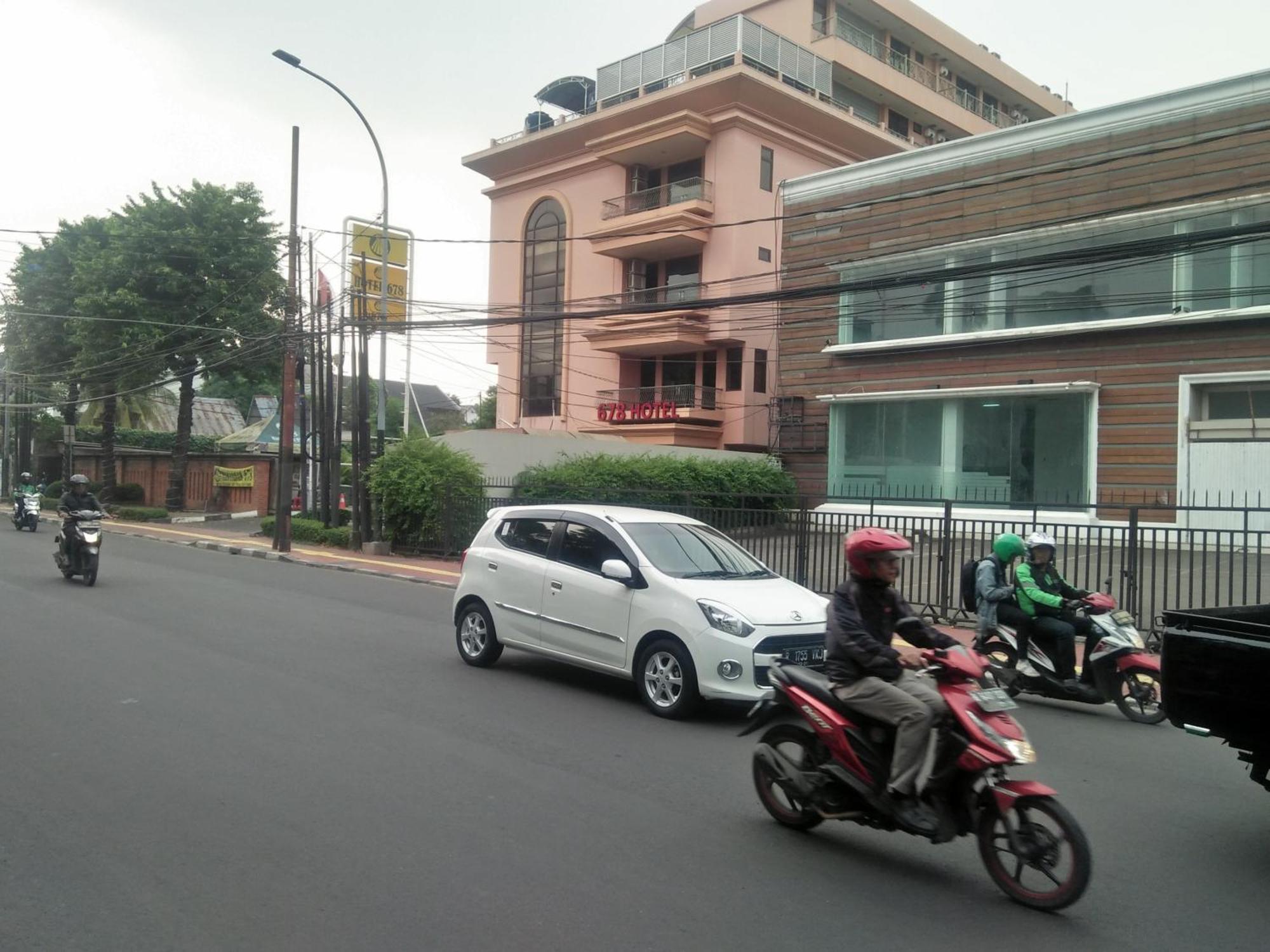Hotel 678 Kemang Powered By Cocotel Jakarta Bagian luar foto