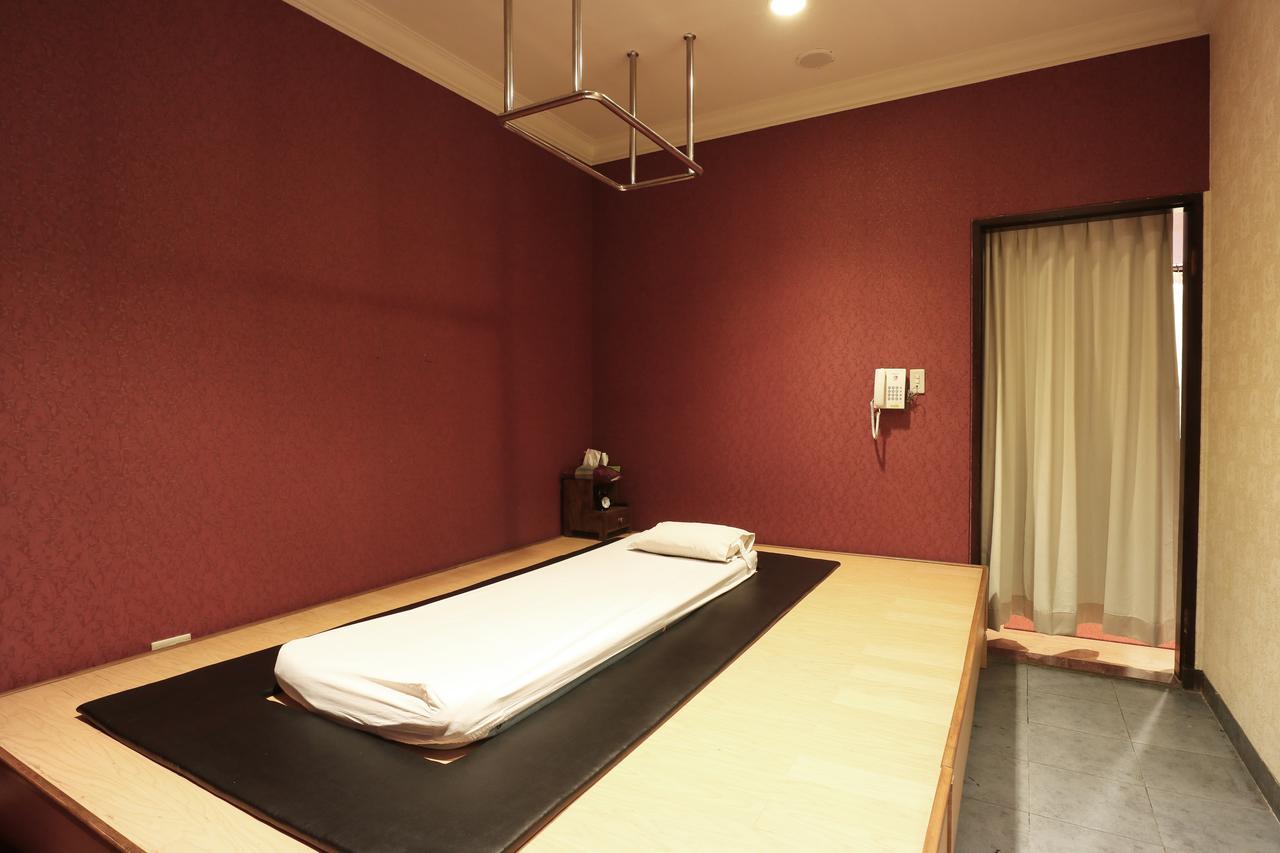 Hotel 678 Kemang Powered By Cocotel Jakarta Bagian luar foto