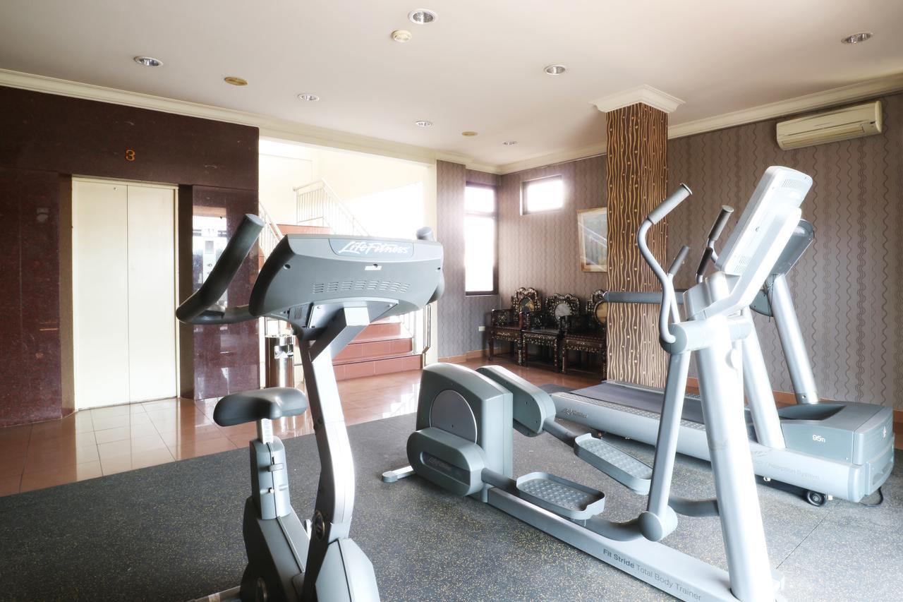 Hotel 678 Kemang Powered By Cocotel Jakarta Bagian luar foto