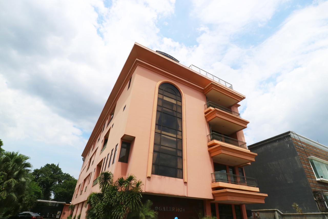 Hotel 678 Kemang Powered By Cocotel Jakarta Bagian luar foto